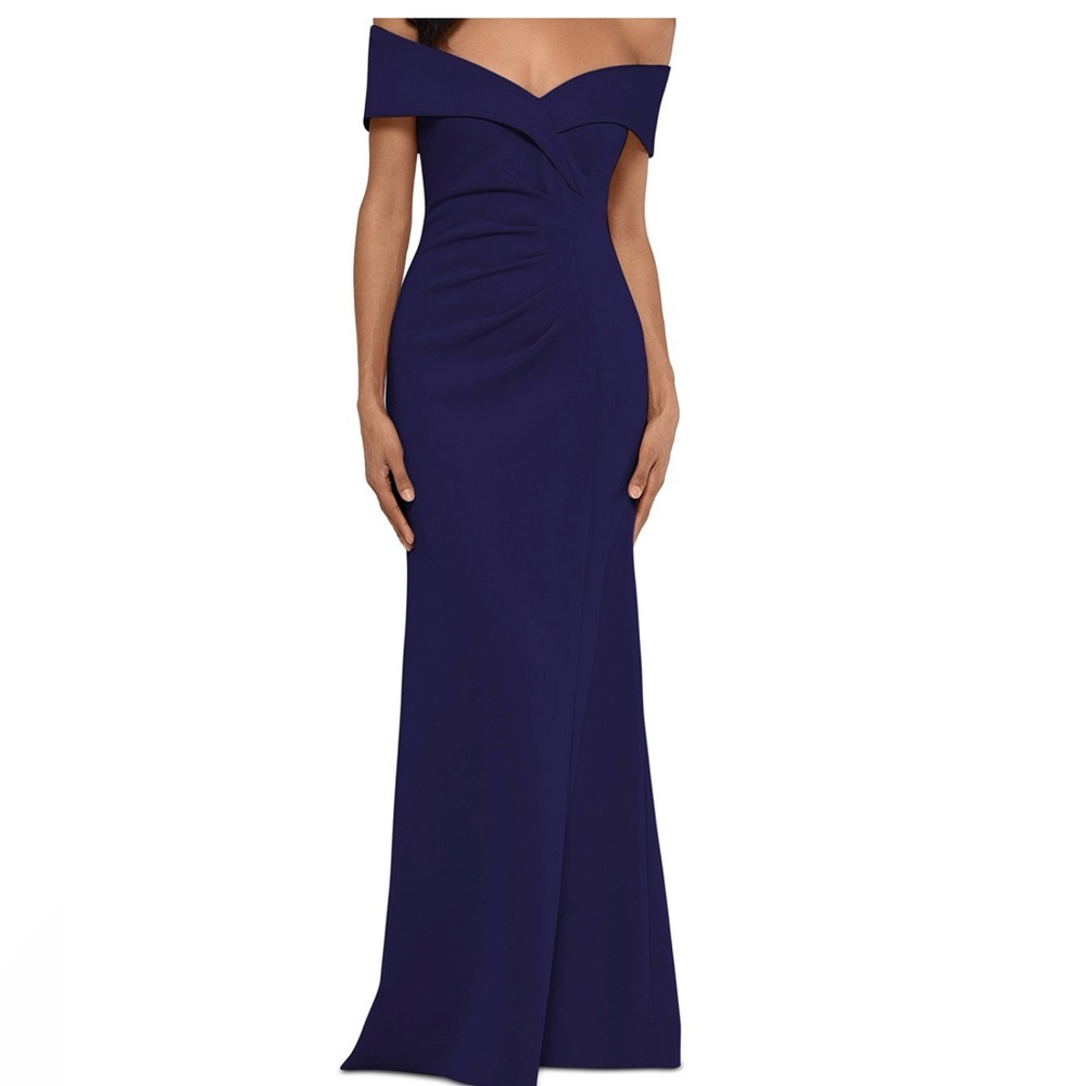 Xscape.  Off the shoulders Ruched formal gown 22W. NWT. Navy BLUE